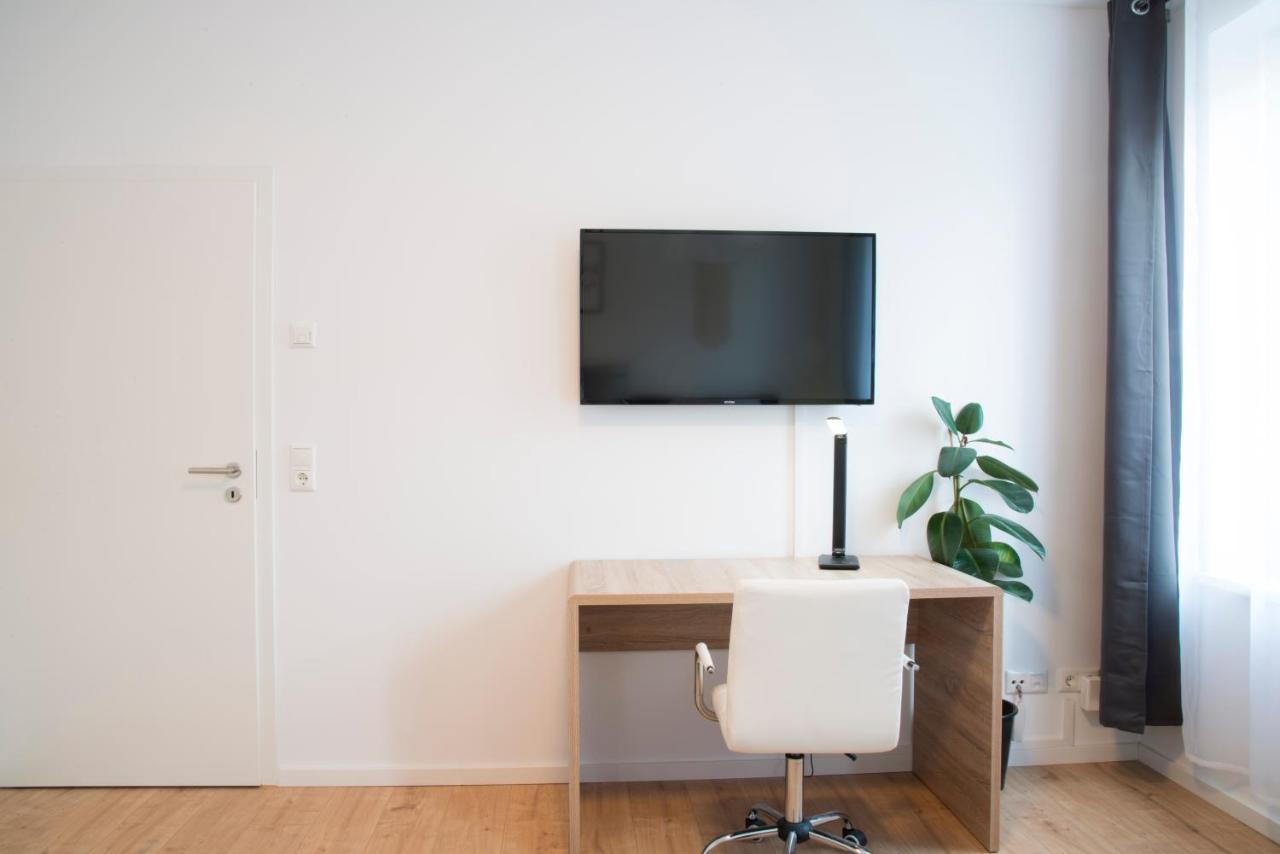Schoene Ferienwohnung 78M2, 3 Schlafzimmer, 2 Baeder, Zentrumnah, 1Og Erfurt Exterior foto
