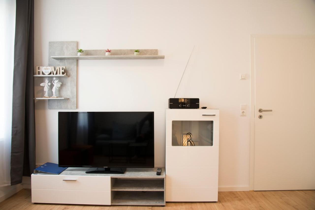 Schoene Ferienwohnung 78M2, 3 Schlafzimmer, 2 Baeder, Zentrumnah, 1Og Erfurt Exterior foto
