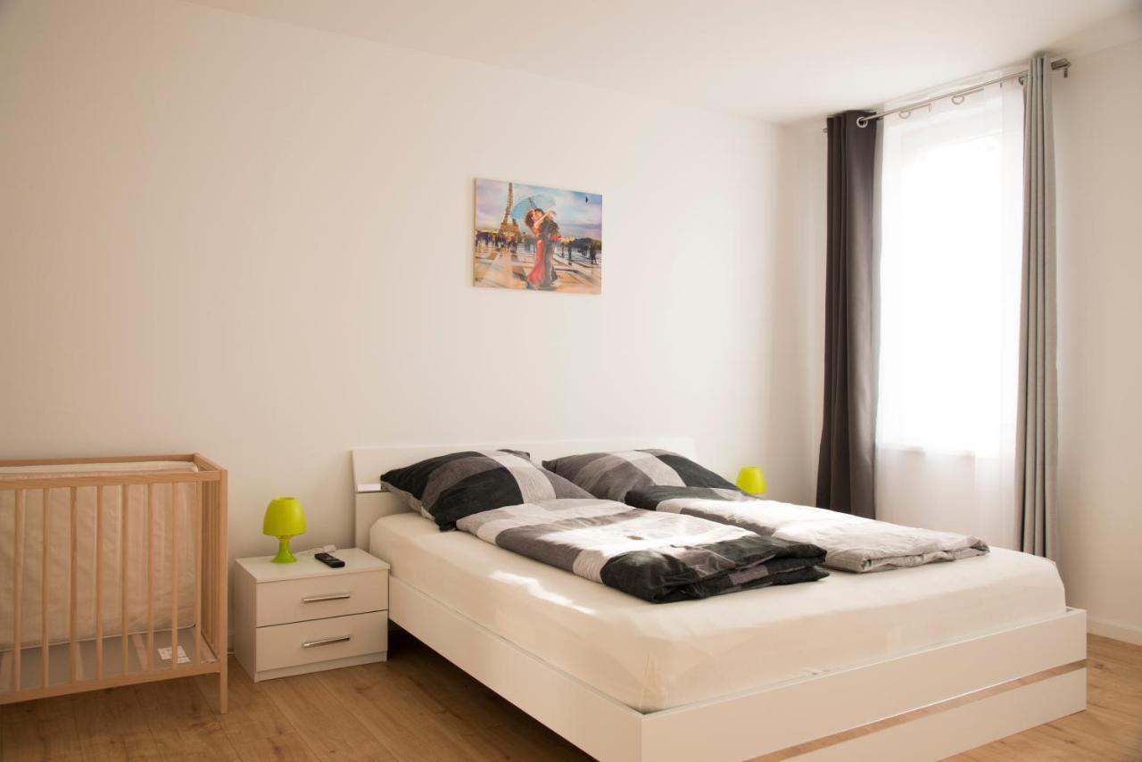 Schoene Ferienwohnung 78M2, 3 Schlafzimmer, 2 Baeder, Zentrumnah, 1Og Erfurt Exterior foto