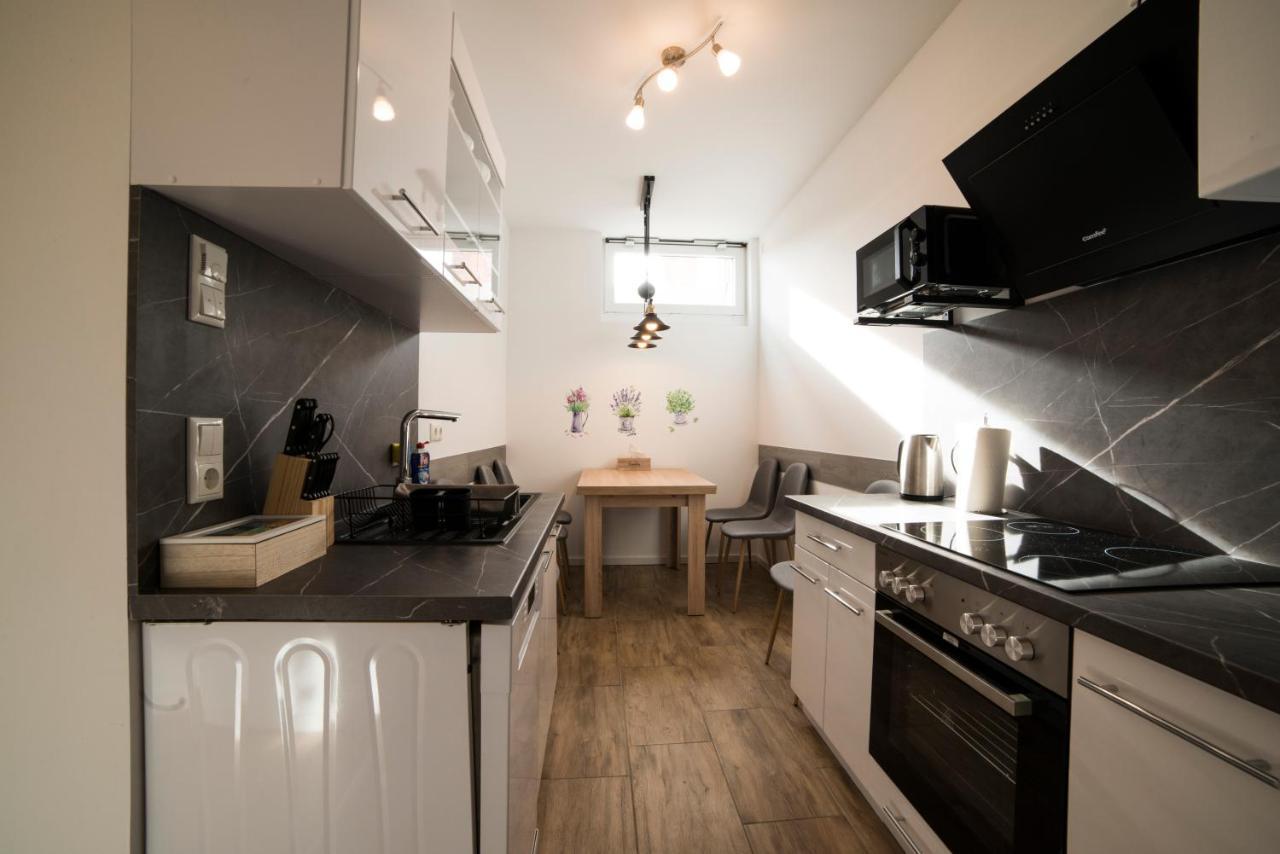 Schoene Ferienwohnung 78M2, 3 Schlafzimmer, 2 Baeder, Zentrumnah, 1Og Erfurt Exterior foto