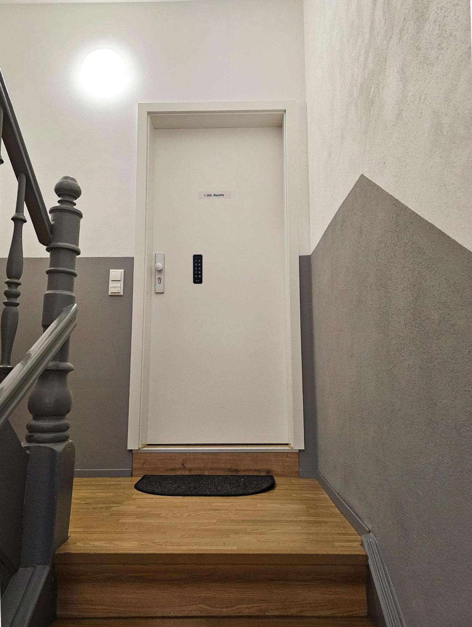 Schoene Ferienwohnung 78M2, 3 Schlafzimmer, 2 Baeder, Zentrumnah, 1Og Erfurt Exterior foto